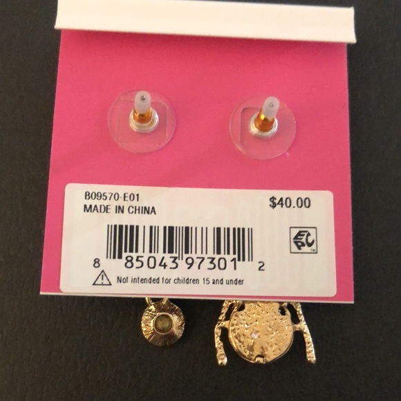 Betsey Johnson Gold Tone Creepshow Spider Mismatch Drop Earrings Crystal NWT - Picture 11 of 11